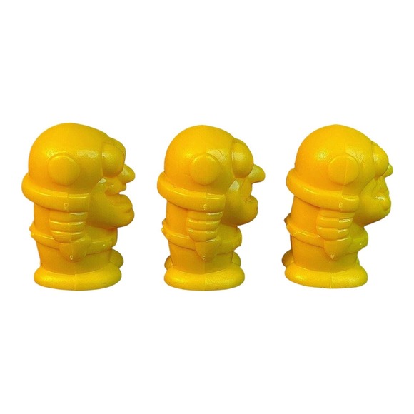 KooKooNauts Game Milton Bradley 3X YELLOW Astronaut Replacement Pieces 1995 RARE - Picture 2 of 4